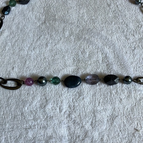 Vintage Designed and Signed Liz Sophia. Chain, rock, Pearl and Clear pieces. - Picture 2 of 8